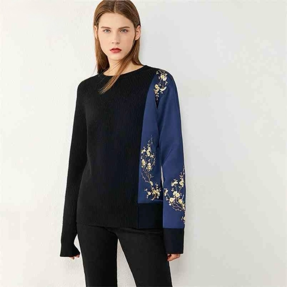 No 21 Black Crewneck Sweater with Split Navy Embroidered Embellished  Sleeve